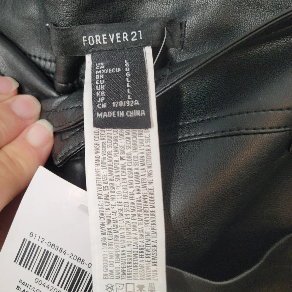 Forever 21 Faux Leather Wide Leg Pants Women's Size L Black NWT Rockabilly  Star - Picture 10 of 12